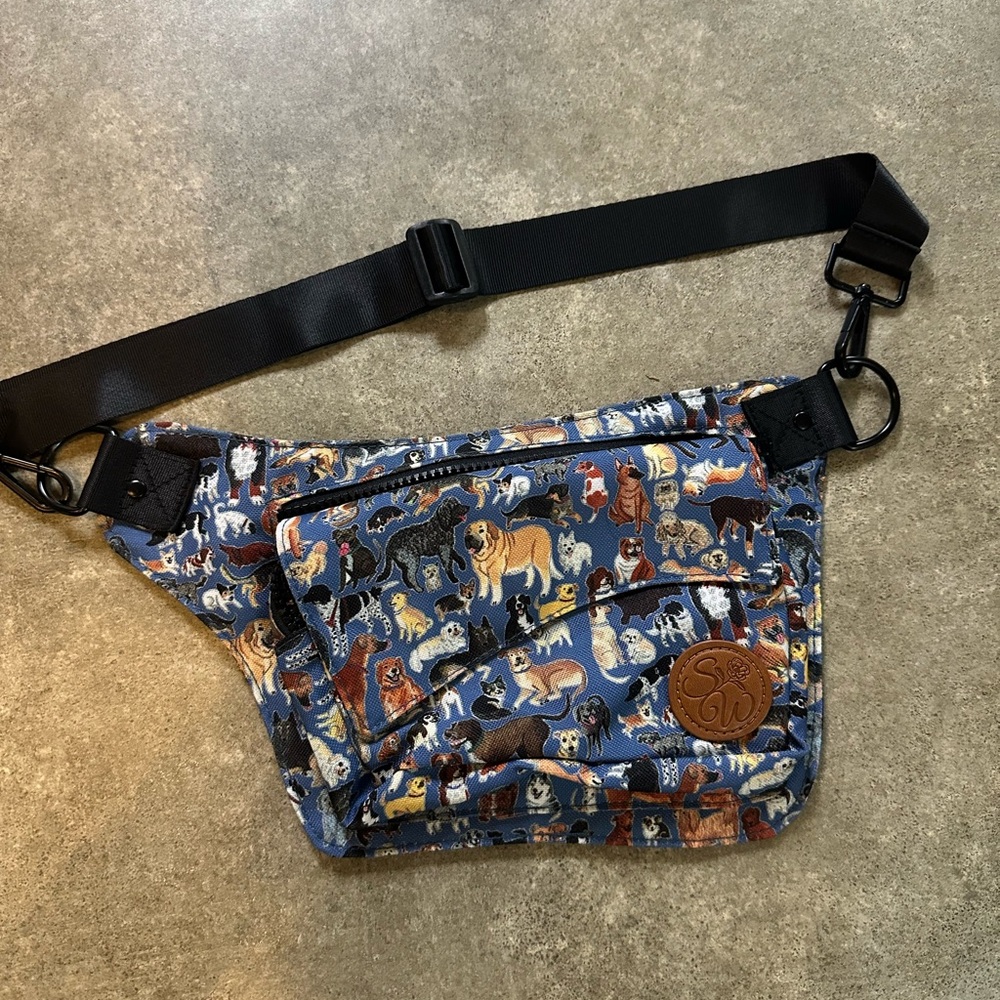 Stylish Dog Print Crossbody Bag in Blue - Picture 2 of 7